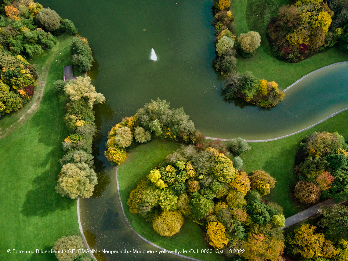 13.10.2022 - Der Ostpark mit See und Biergarten in Neuperlach